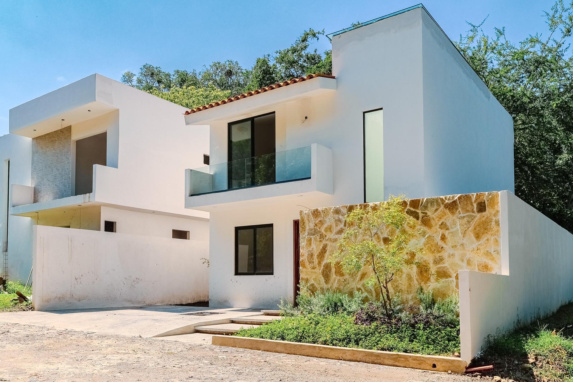 Side facade of a home at Cumbres de Mita